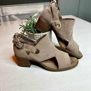 UGG Koolaburra Pump Cinder Taupe block heel sandal